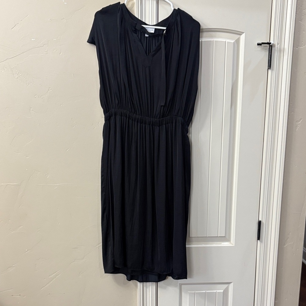 Gibson Latimer Black V-Neck Elastic-Waist Midi Dress